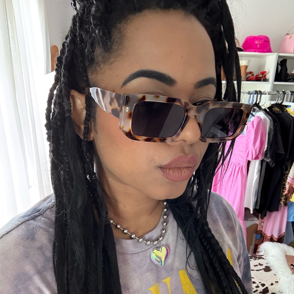 SOLD Rectangular Tortoise Print Sunglasses - Picture 5 of 9